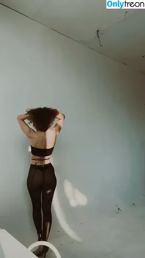 curlywiktoria / curlyvictoria / curlyyycue / wiktoria moldawiak nude photo #0450