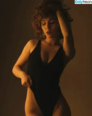 curlywiktoria / curlyvictoria / curlyyycue / wiktoria moldawiak nude photo #0466