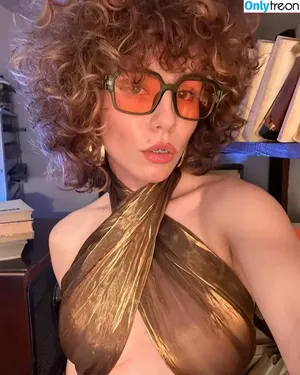 curlywiktoria / curlyvictoria / curlyyycue / wiktoria moldawiak nude photo #0478