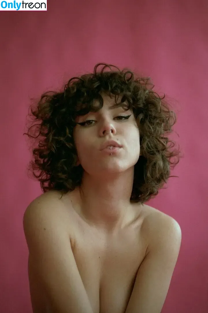 curlywiktoria nude photo #0010 (curlyvictoria / curlyyycue / wiktoria moldawiak)
