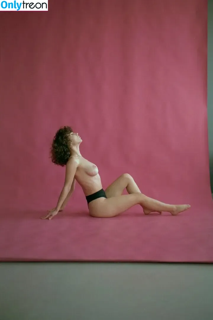 curlywiktoria nude photo #0029 (curlyvictoria / curlyyycue / wiktoria moldawiak)