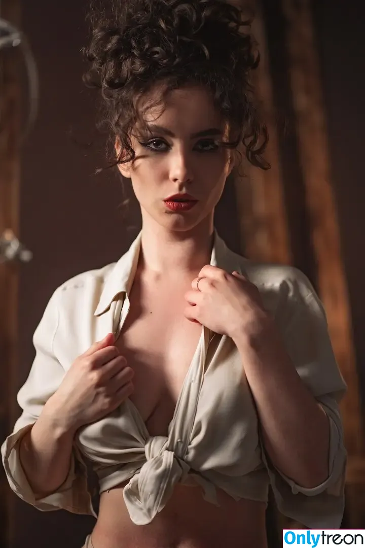 curlywiktoria nude photo #0055 (curlyvictoria / curlyyycue / wiktoria moldawiak)