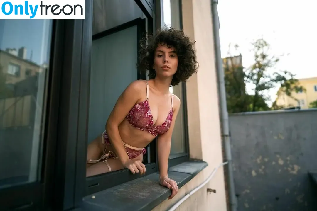 curlywiktoria nude photo #0143 (curlyvictoria / curlyyycue / wiktoria moldawiak)