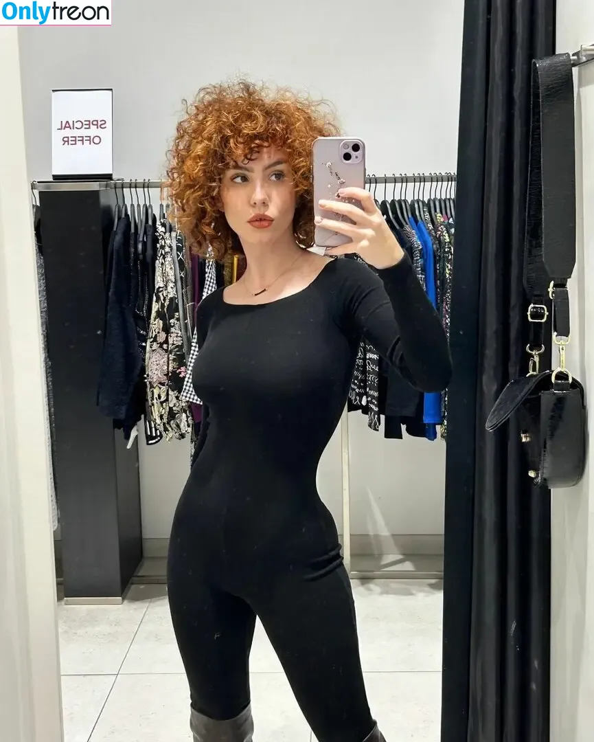 curlywiktoria nude photo #0148 (curlyvictoria / curlyyycue / wiktoria moldawiak)
