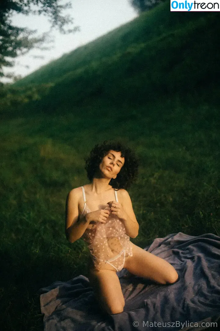 curlywiktoria nude photo #0182 (curlyvictoria / curlyyycue / wiktoria moldawiak)