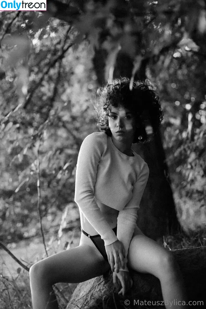 curlywiktoria nude photo #0204 (curlyvictoria / curlyyycue / wiktoria moldawiak)