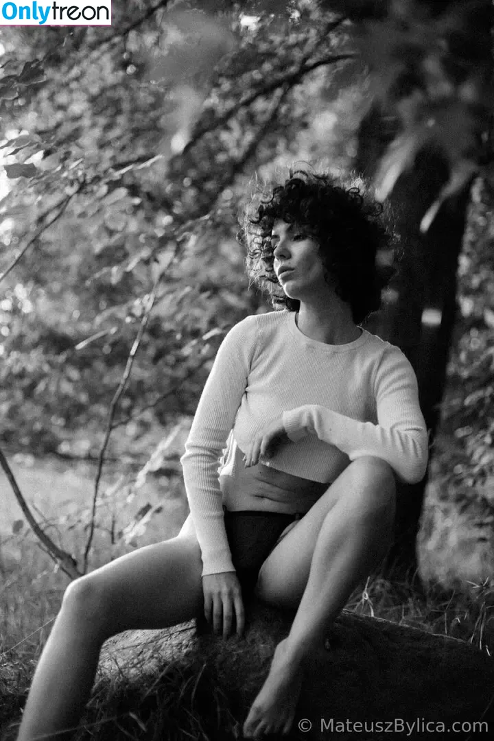 curlywiktoria nude photo #0207 (curlyvictoria / curlyyycue / wiktoria moldawiak)