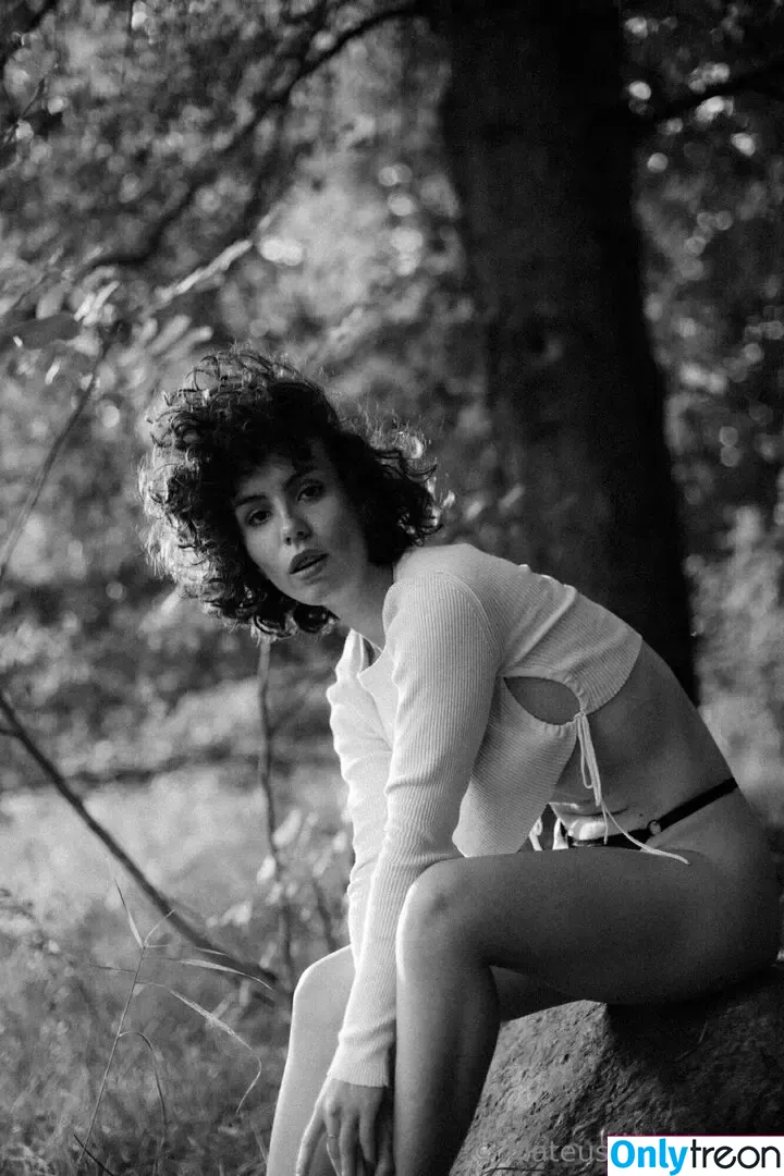curlywiktoria nude photo #0217 (curlyvictoria / curlyyycue / wiktoria moldawiak)
