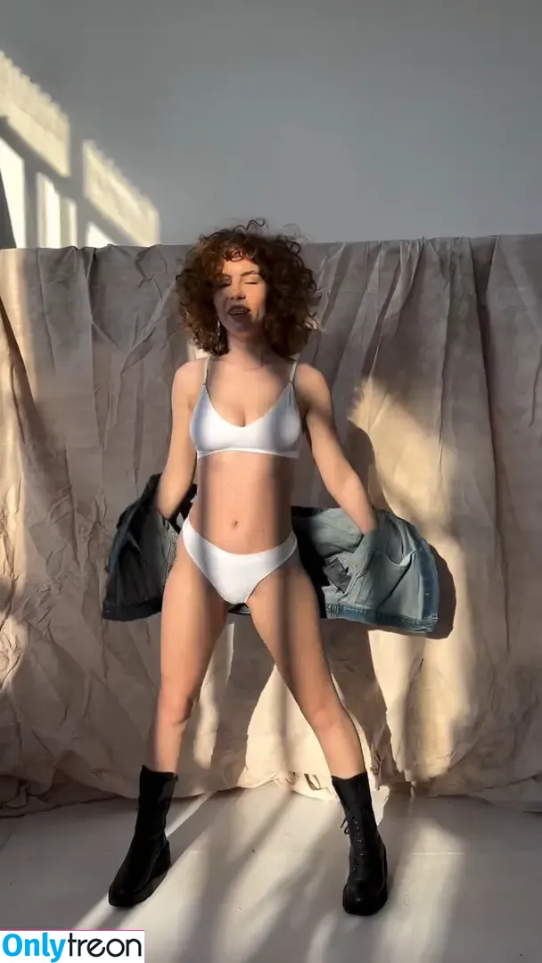 curlywiktoria nude photo #0267 (curlyvictoria / curlyyycue / wiktoria moldawiak)