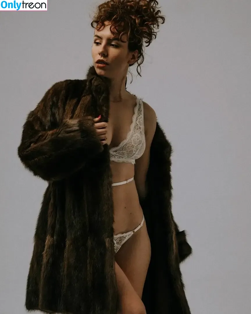 curlywiktoria nude photo #0279 (curlyvictoria / curlyyycue / wiktoria moldawiak)