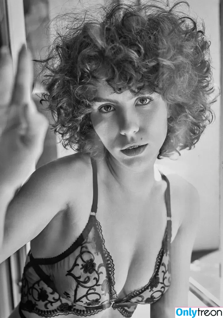 curlywiktoria nude photo #0300 (curlyvictoria / curlyyycue / wiktoria moldawiak)