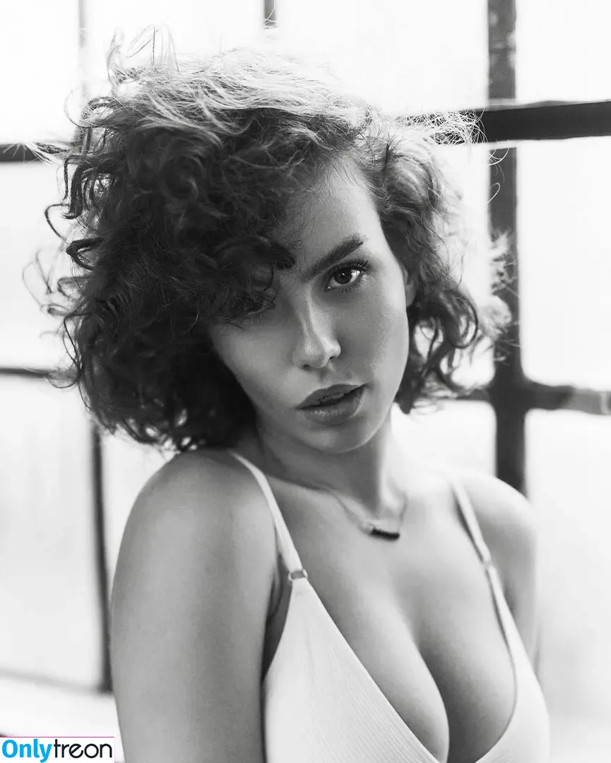 curlywiktoria nude photo #0308 (curlyvictoria / curlyyycue / wiktoria moldawiak)
