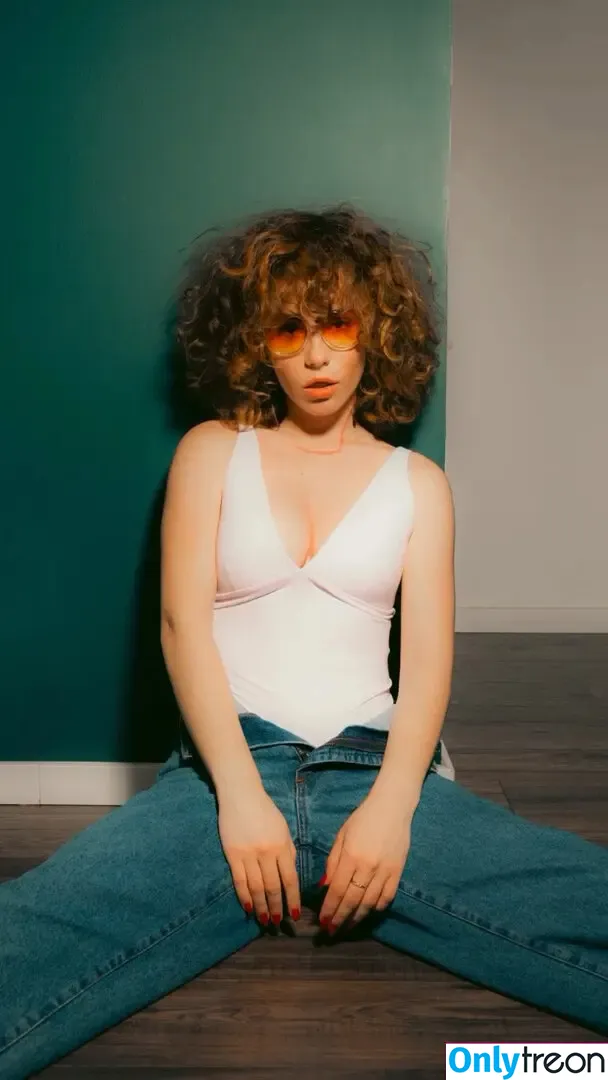 curlywiktoria nude photo #0320 (curlyvictoria / curlyyycue / wiktoria moldawiak)