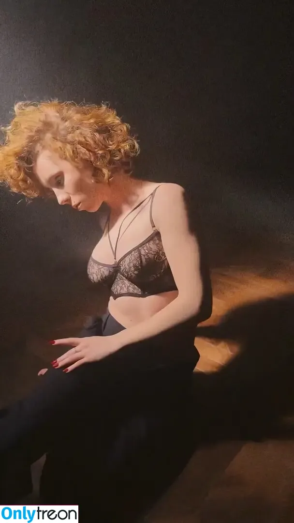 curlywiktoria nude photo #0324 (curlyvictoria / curlyyycue / wiktoria moldawiak)