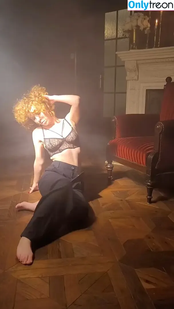 curlywiktoria nude photo #0327 (curlyvictoria / curlyyycue / wiktoria moldawiak)