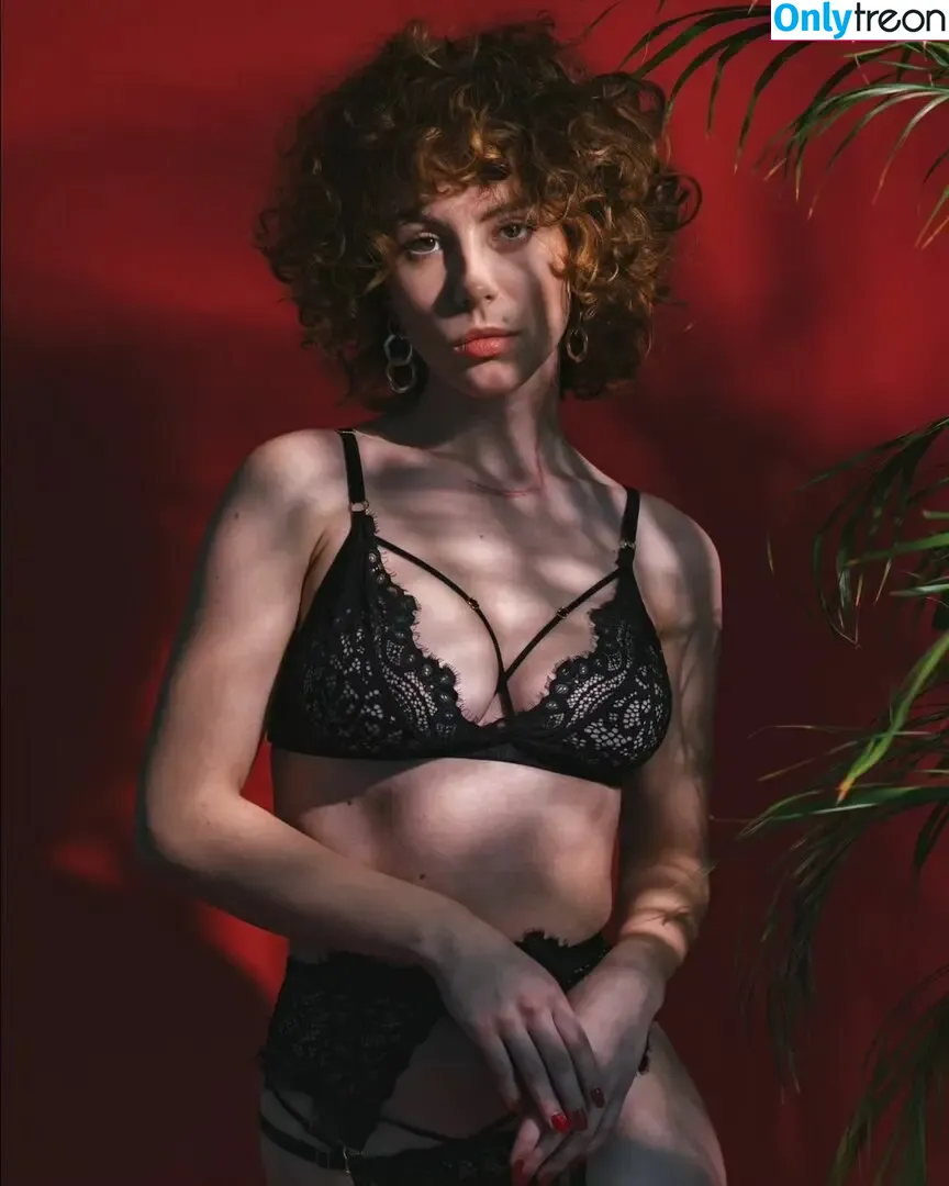 curlywiktoria nude photo #0345 (curlyvictoria / curlyyycue / wiktoria moldawiak)
