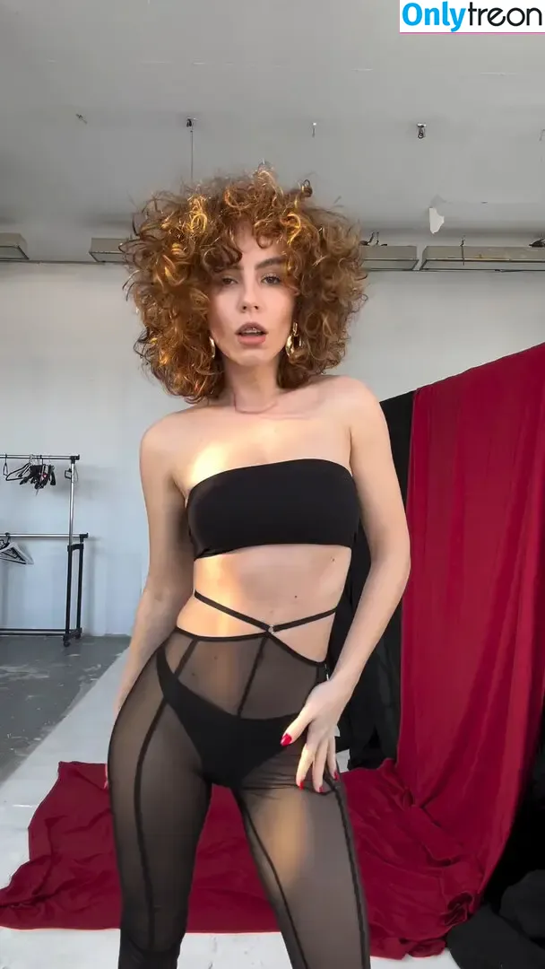 curlywiktoria nude photo #0443 (curlyvictoria / curlyyycue / wiktoria moldawiak)