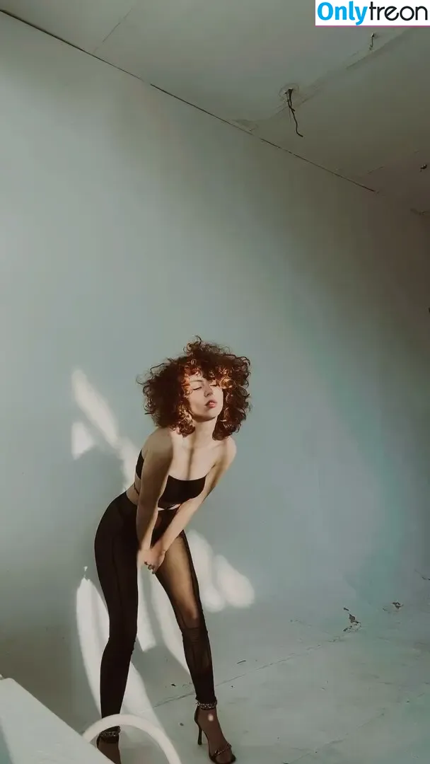 curlywiktoria nude photo #0451 (curlyvictoria / curlyyycue / wiktoria moldawiak)