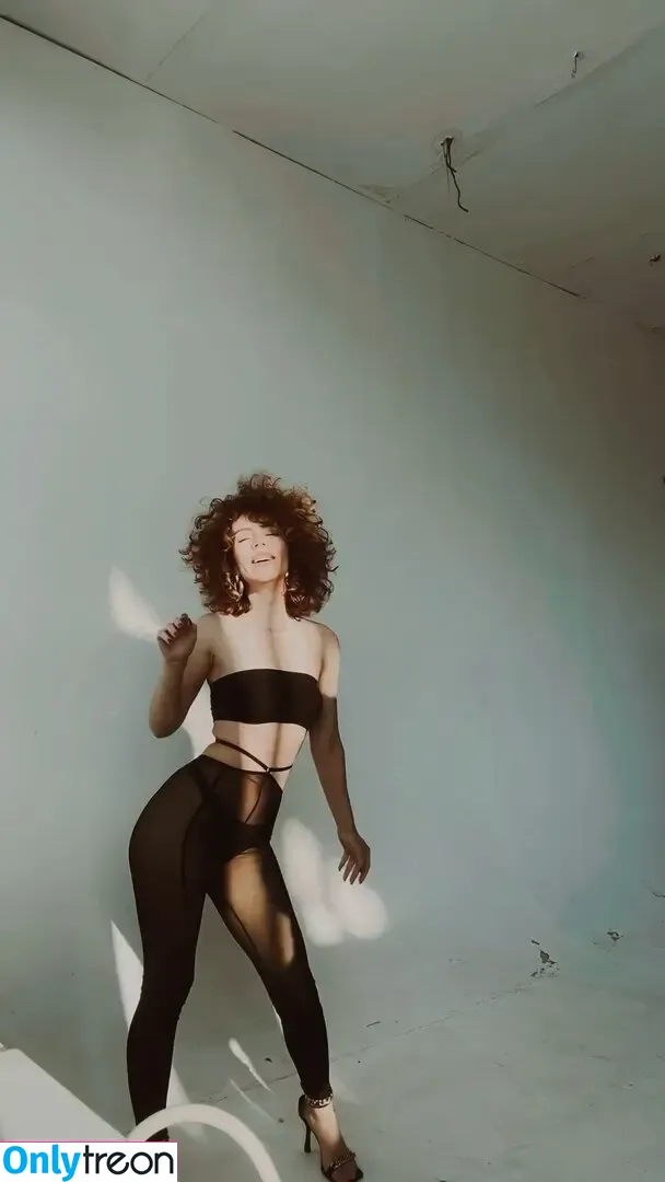 curlywiktoria nude photo #0459 (curlyvictoria / curlyyycue / wiktoria moldawiak)