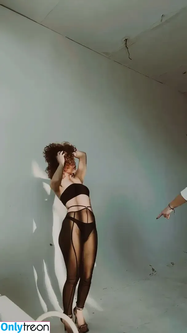 curlywiktoria nude photo #0460 (curlyvictoria / curlyyycue / wiktoria moldawiak)