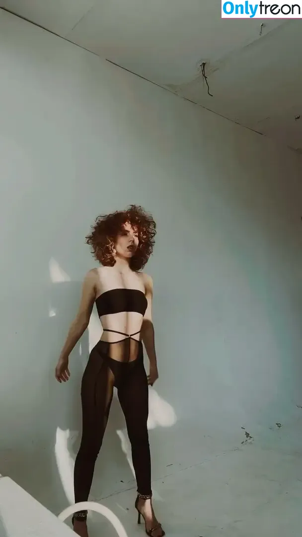 curlywiktoria nude photo #0461 (curlyvictoria / curlyyycue / wiktoria moldawiak)