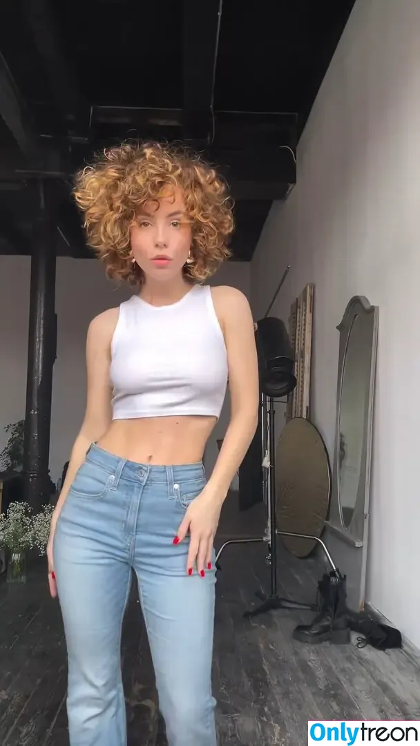 curlywiktoria nude photo #0487 (curlyvictoria / curlyyycue / wiktoria moldawiak)