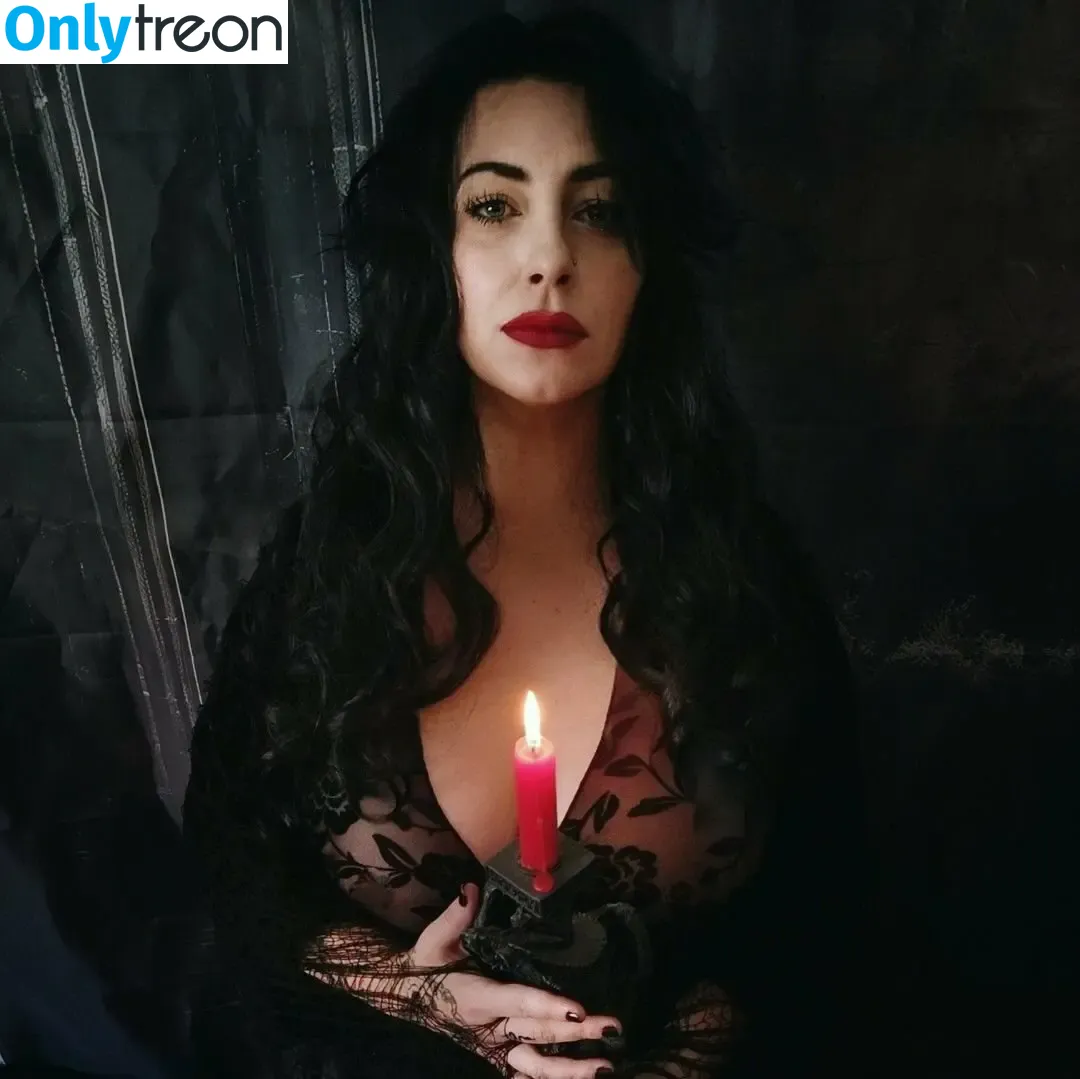 curvyemeraldwitch nude photo #0004 (Sansza77)