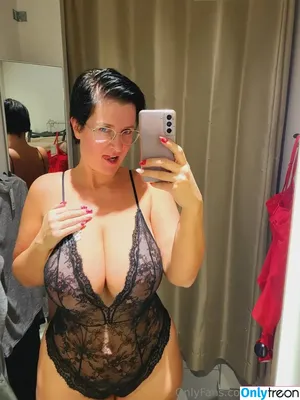CurvyJules69 / cj_playroom / cjules69 / curvy_j / missbounce_official nude photo #0117