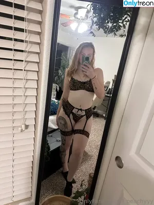 d_peachyyy / Dee_jacobs23 nude photo #0032