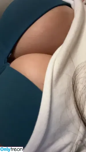 d0eg / anawento / ماما ليلو nude photo #0034