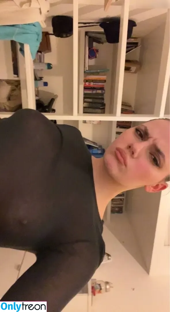 Dafne Keen nude photo #0005 (dafnefeetworld / dafnekeen)