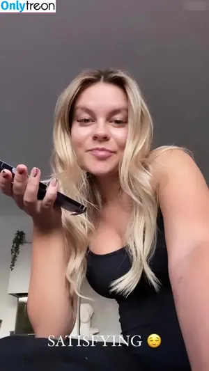 Dagi Bee / dagibee nude photo #0024