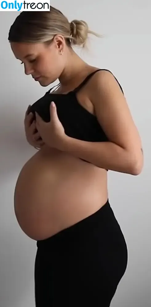 Dagi Bee nude photo #0058 (dagibee)