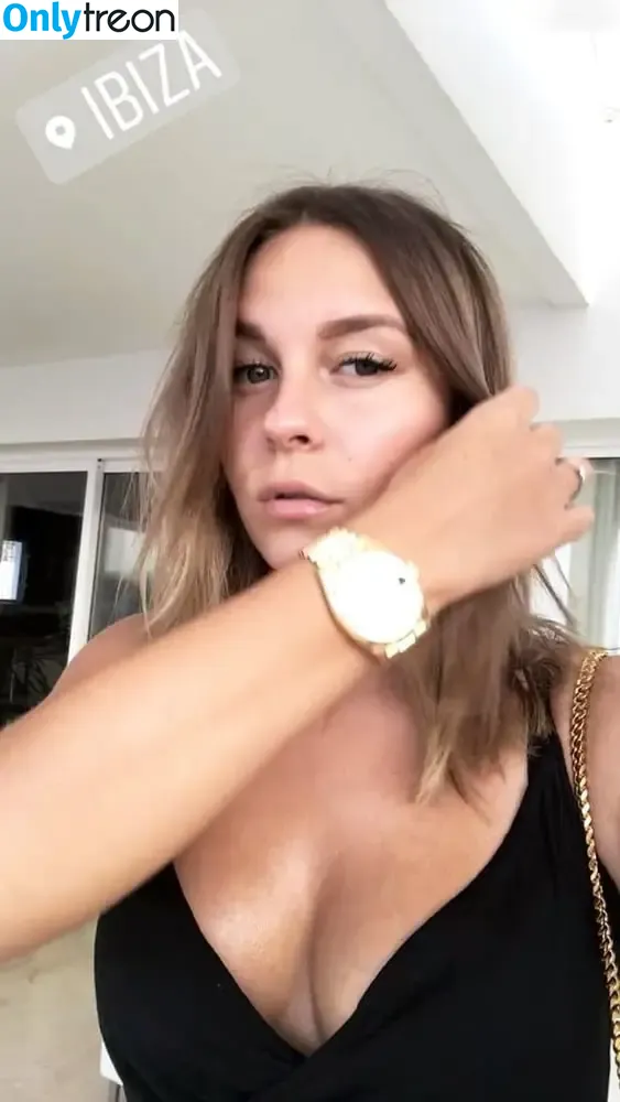 Dagi Bee nude photo #0064 (dagibee)