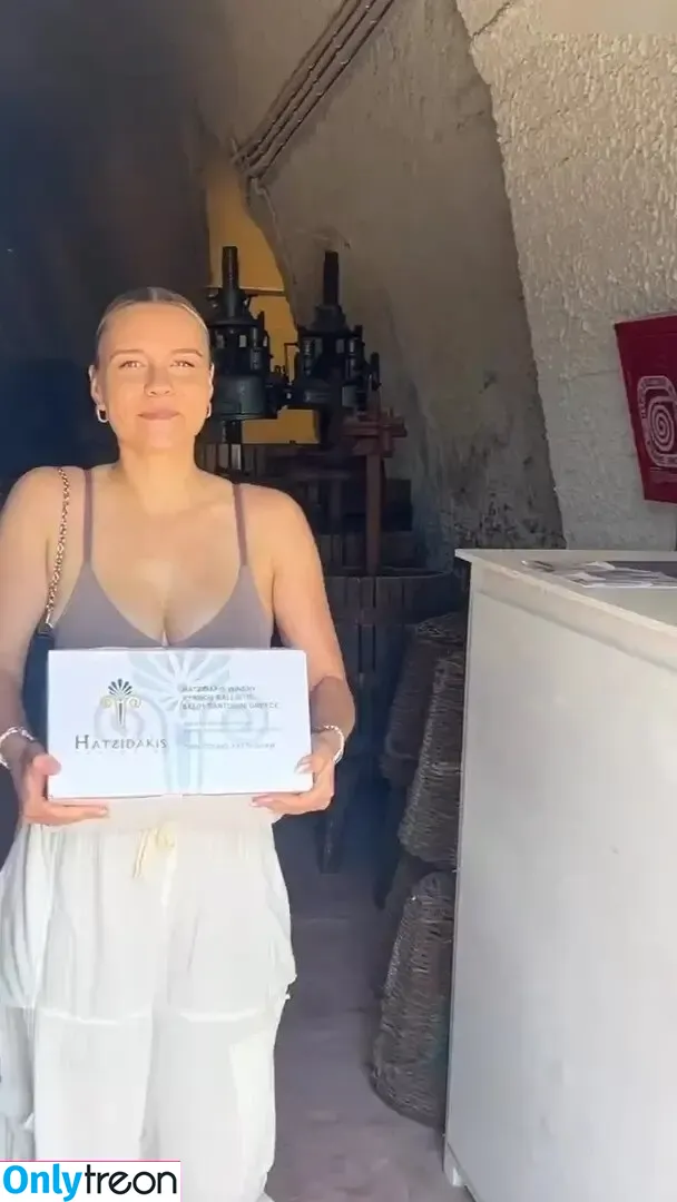 Dagi Bee nude photo #0101 (dagibee)