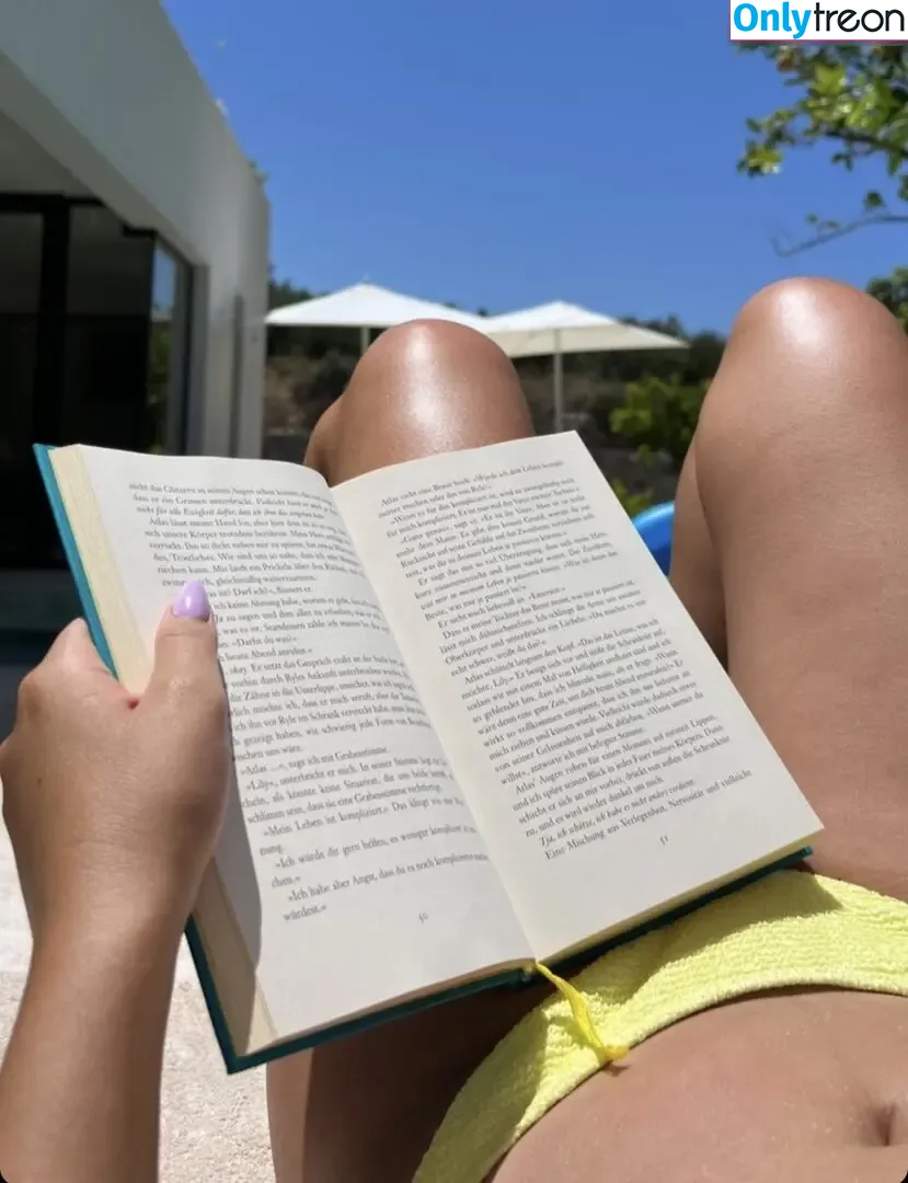 Dagi Bee nude photo #0167 (dagibee)