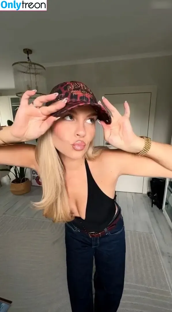 Dagi Bee nude photo #0653 (dagibee)