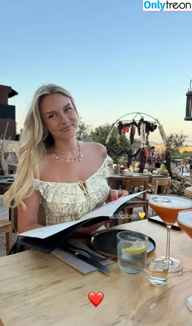 Dagi Bee nude photo #0675 (dagibee)