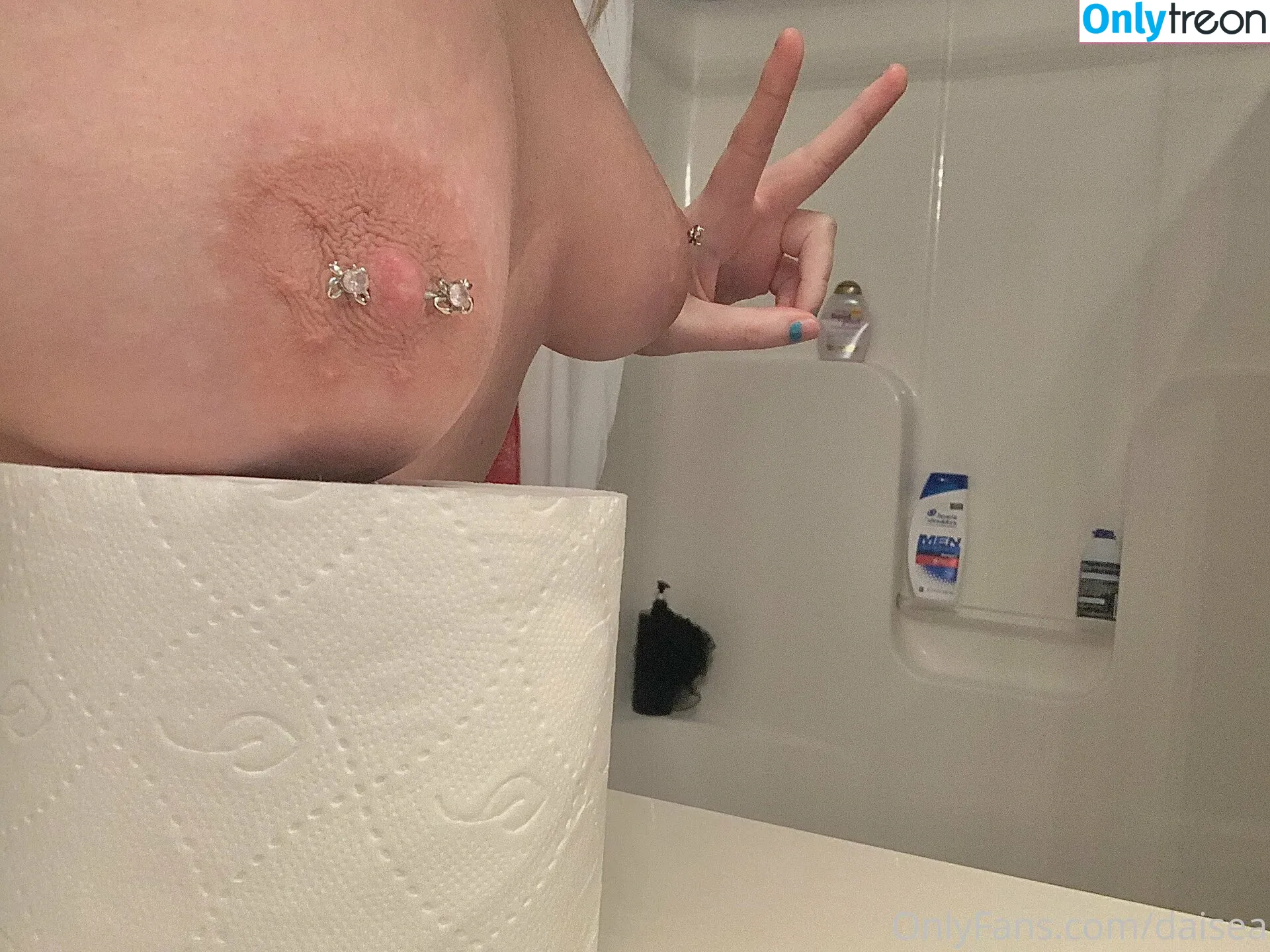 daisea nude photo #0092 (daisea___)