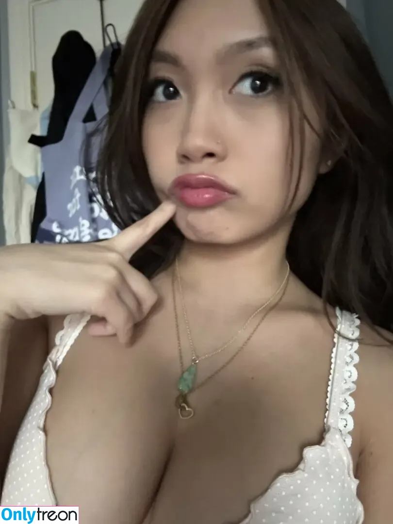 Daisee Hue nude photo #0051 (daisee.hue / ms.daiseeviolet)