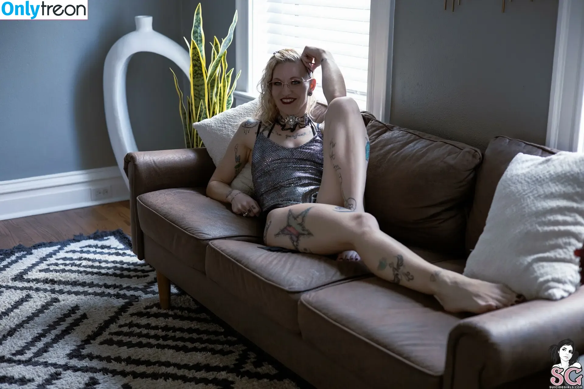 Daisiraw nude photo #0020 (daisi.raw)
