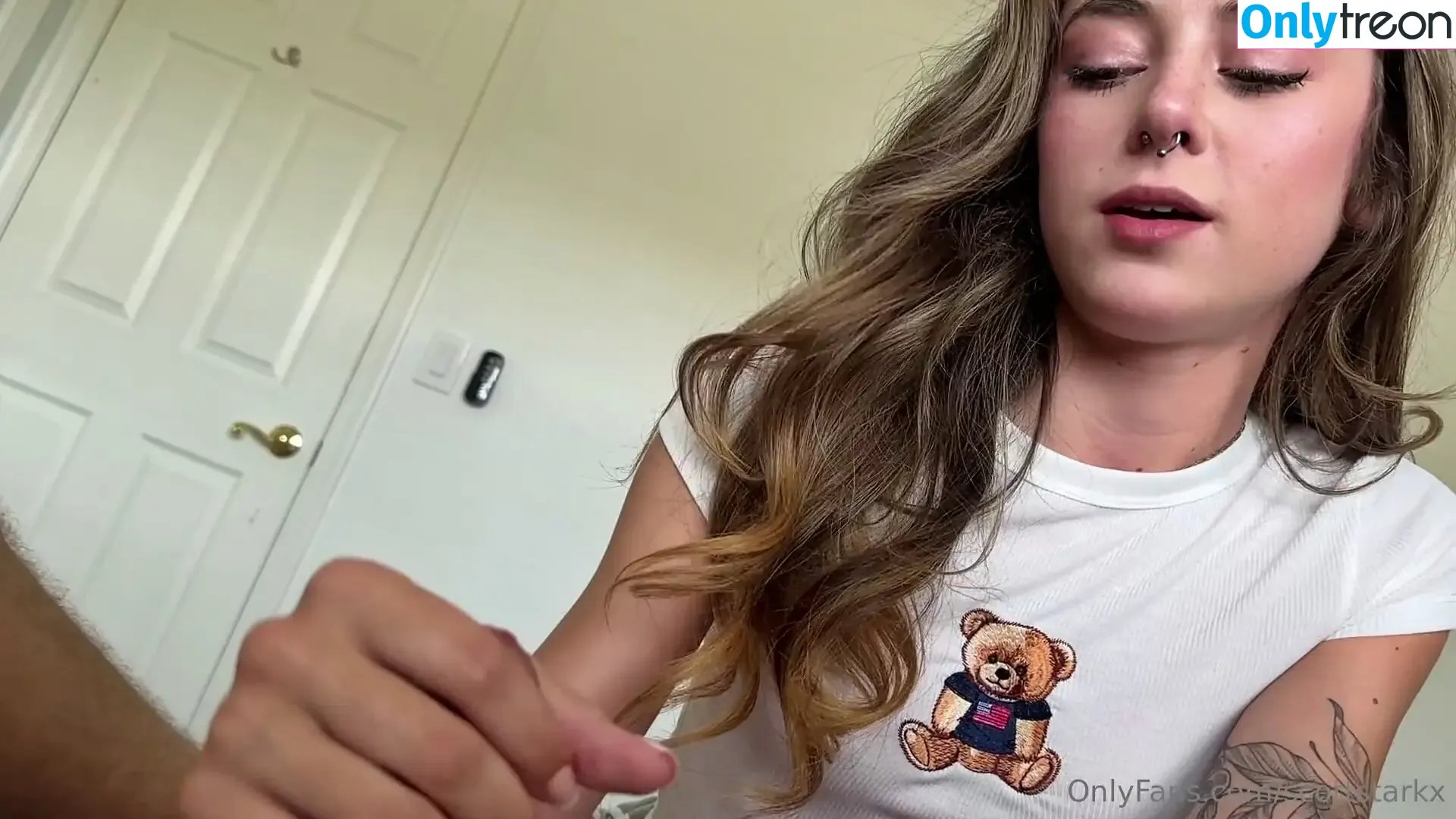 Daisy Fox nude photo #0109 (lildaisyfox / lildaisyfoxx)