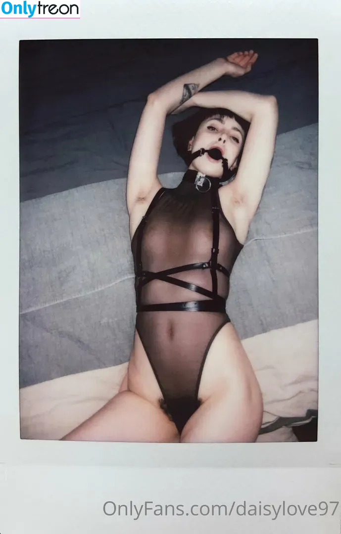 Daisy Love nude photo #0015 (daisylove97 / daisyyy_loveee)