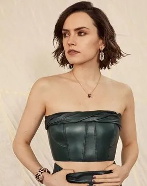 Daisy Ridley / daisyridley nude photo #0002