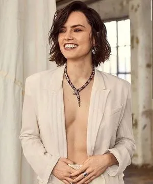 Daisy Ridley / daisyridley nude photo #0010