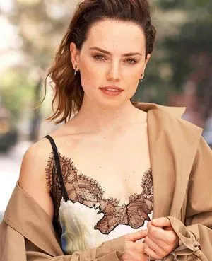 Daisy Ridley / daisyridley nude photo #0022