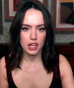 Daisy Ridley / daisyridley nude photo #0024
