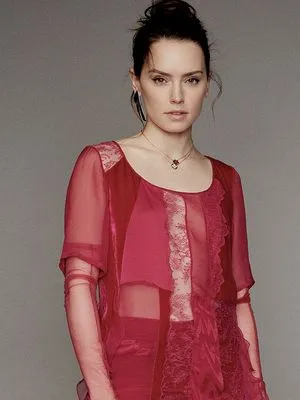 Daisy Ridley / daisyridley nude photo #0033