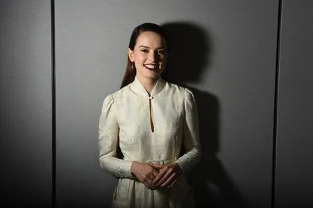 Daisy Ridley / daisyridley nude photo #0074