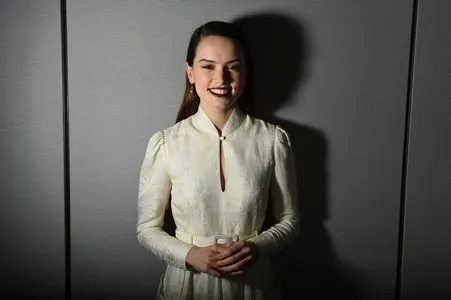 Daisy Ridley / daisyridley nude photo #0075